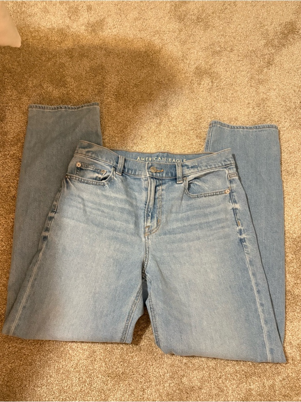 American Eagle Outfitters Women’s Light Wash Straight Leg Jeans